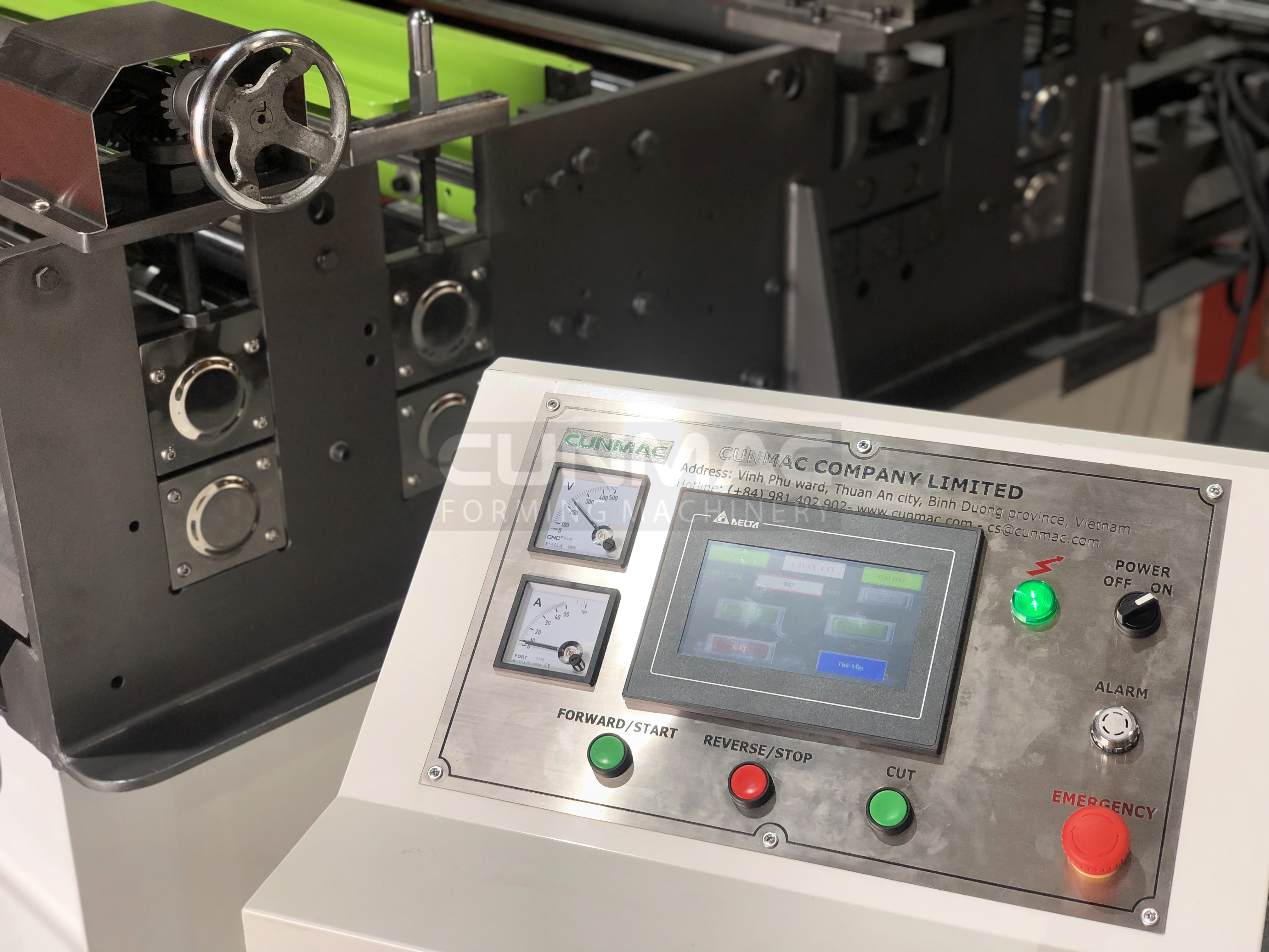 Control system of CUNMAC roll forming machine