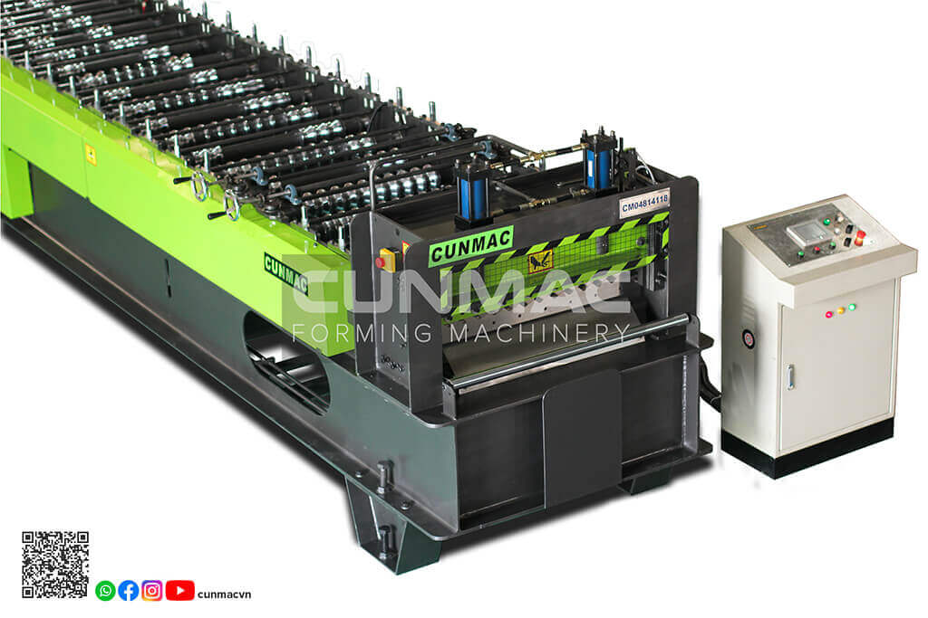Corrugated roofing machine