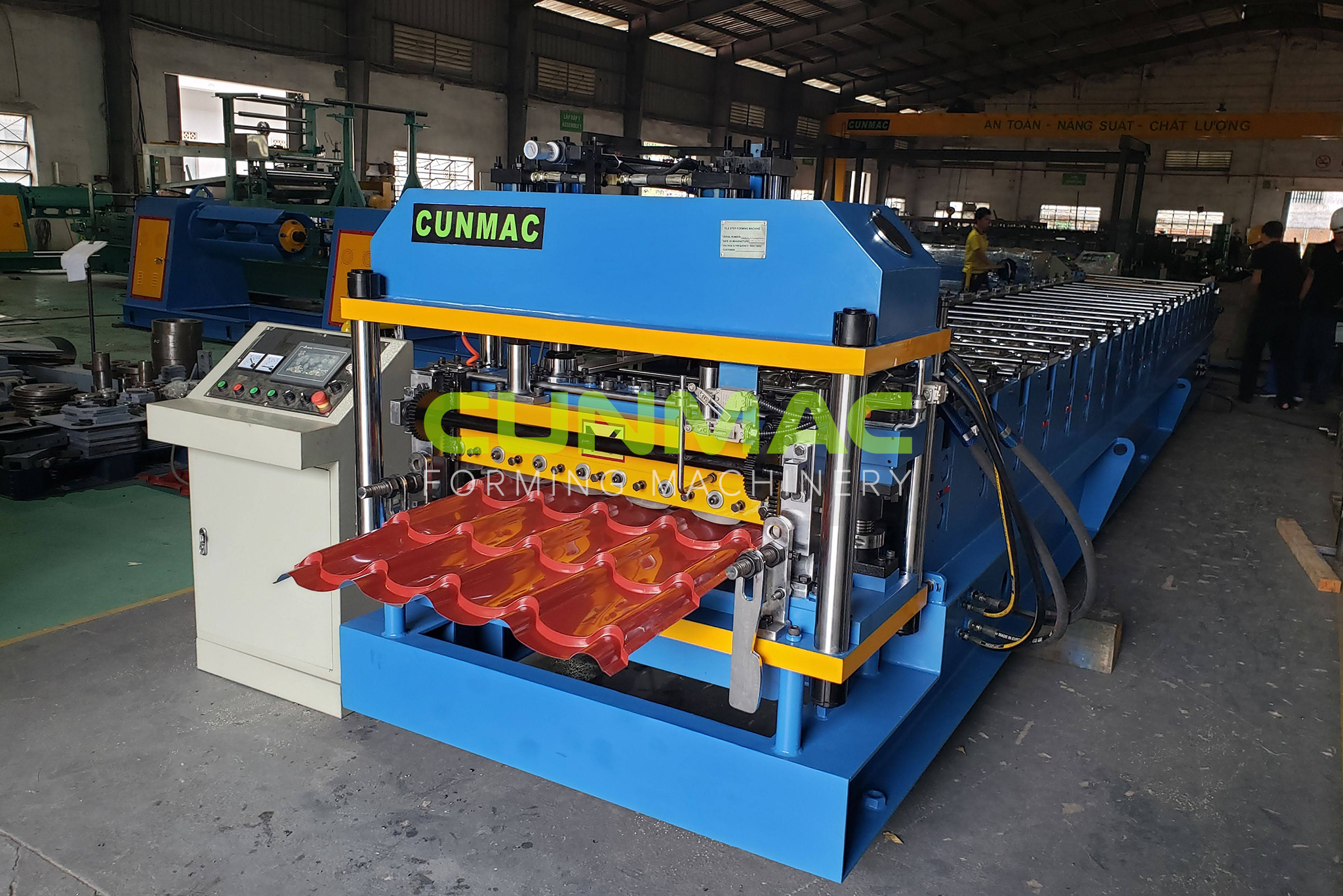 Tile roofing roll forming machine