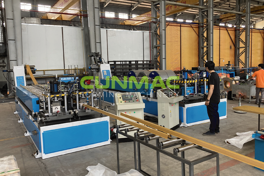 Lightweight channel roll forming machine