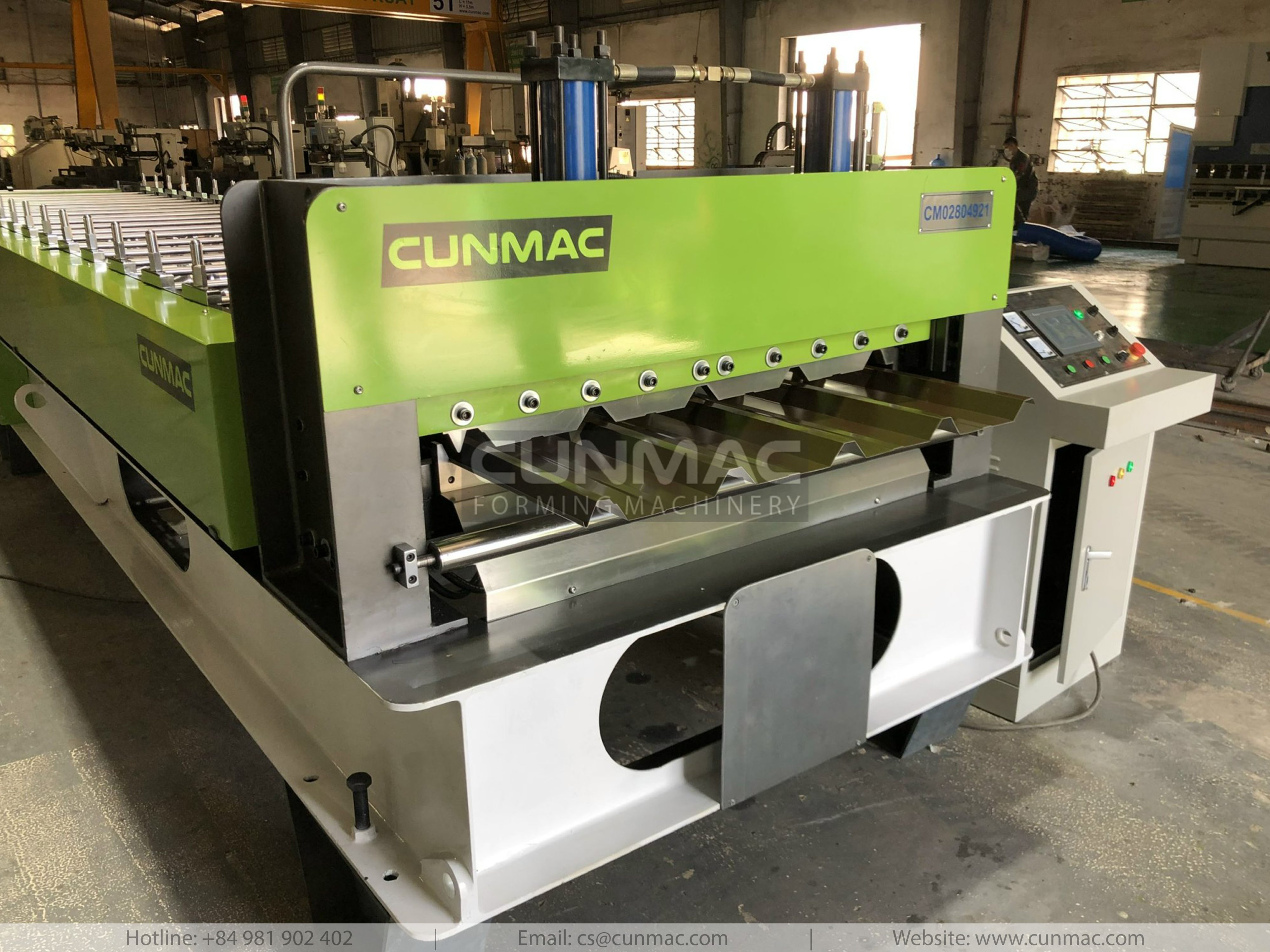 CUNMAC AG Panel Roll Forming Machine with full automation - decoiler, roll former, and auto stacker