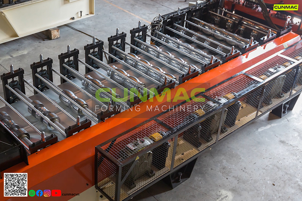 Laminated PE foam roll forming machine