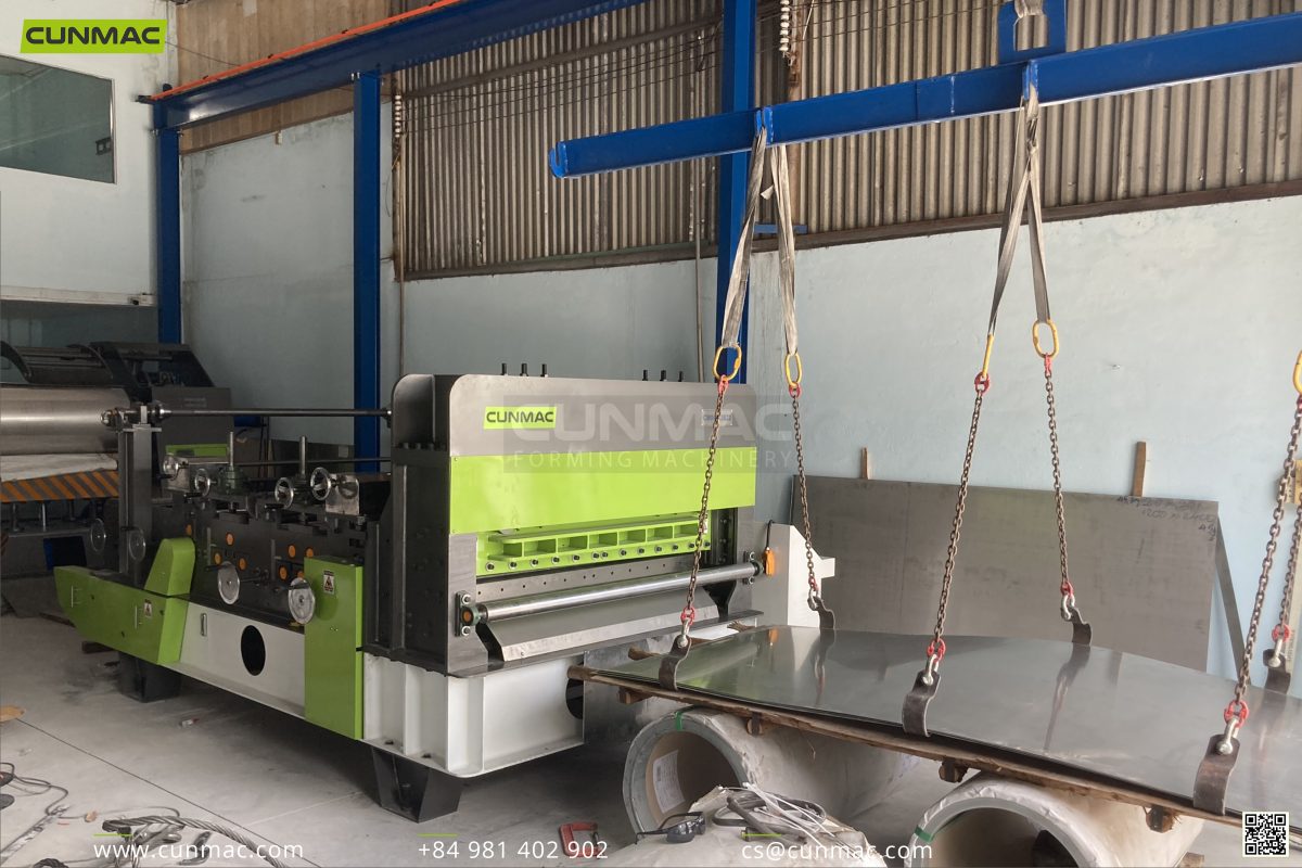 Leveling and cutting to length machine for material thickness up to 3.0mm